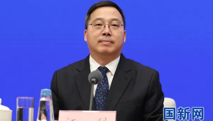 民法典明確多數(shù)業(yè)主同意即可，住建部：推動老舊小區(qū)加裝電梯，探索“物業(yè)+養(yǎng)老”新模式(圖1)