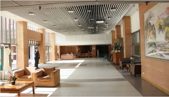 務必細品：送老人住養(yǎng)老院，家庭成員是這樣做決定的(圖1)