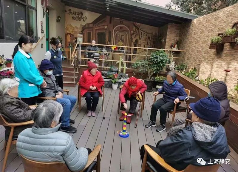 醫(yī)療、康復(fù)、生活照料……這些需求在家門口就能解決！靜安這里正打造“沒有圍墻的養(yǎng)老院”(圖1)