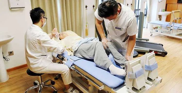 都叫“養(yǎng)老院”，差異卻很大，人過六十不知道會(huì)吃虧(圖1)