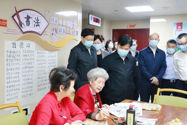 國家民政部李紀恒部長一行蒞臨福州市國德老年康養(yǎng)中心視察(圖2)