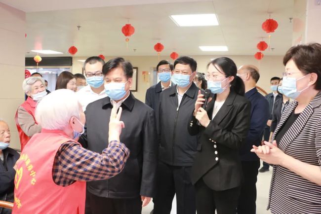 國家民政部李紀恒部長一行蒞臨福州市國德老年康養(yǎng)中心視察(圖4)