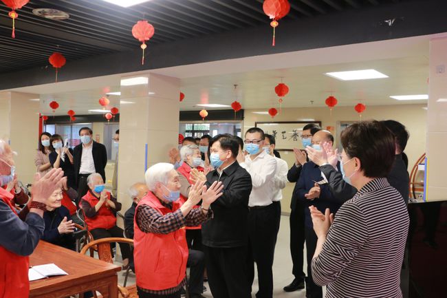 國家民政部李紀恒部長一行蒞臨福州市國德老年康養(yǎng)中心視察(圖3)