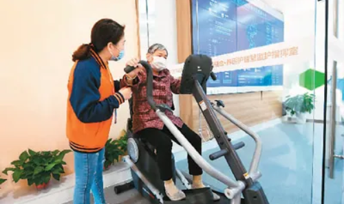 “老年版”APP興起，適老化改造提速，老年人加快—— 享受智能生活 融入數(shù)字時代(圖2)