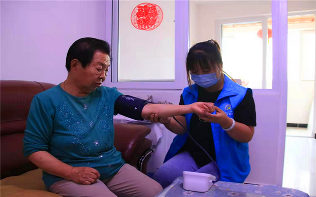 陜西定邊：智慧養(yǎng)老 服務(wù)到家(圖1)